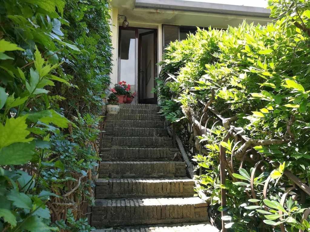 Casa Dinky Attico Con Terrazza Vista Mare Apartment Formia Bagian luar foto