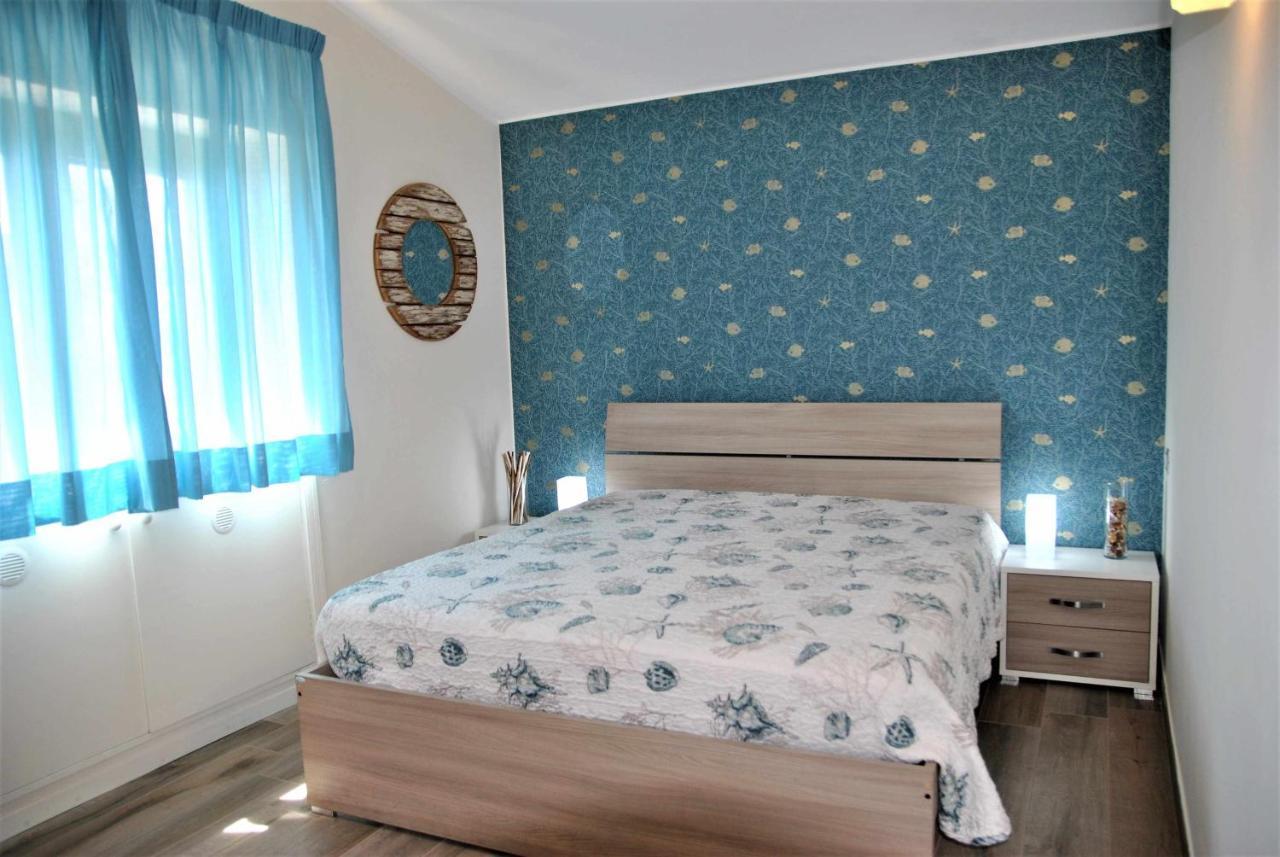 Casa Dinky Attico Con Terrazza Vista Mare Apartment Formia Bagian luar foto
