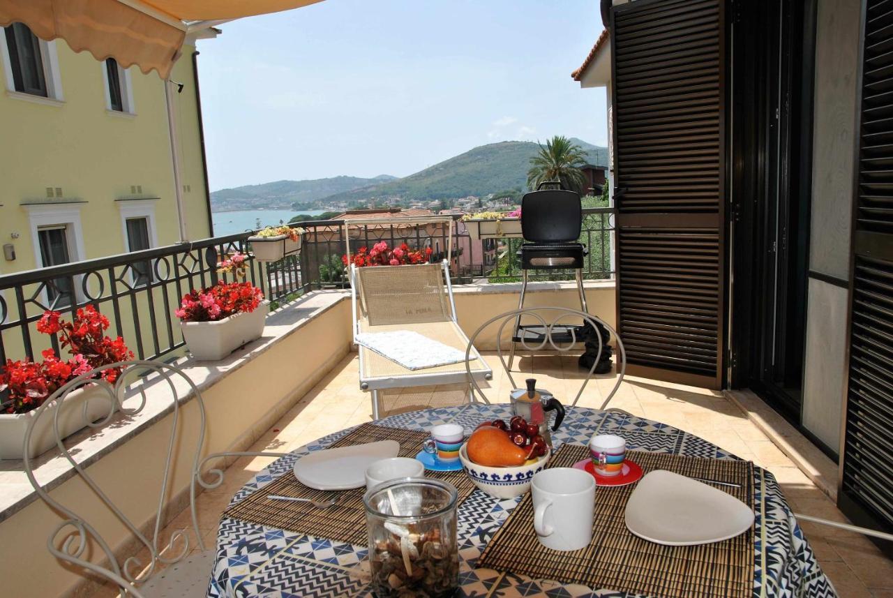 Casa Dinky Attico Con Terrazza Vista Mare Apartment Formia Bagian luar foto